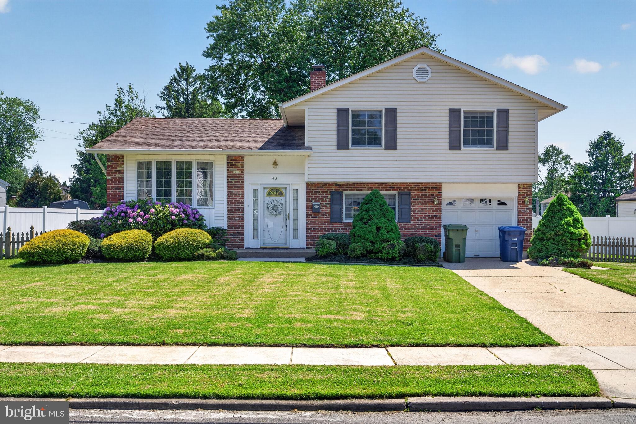 43 CHARTER OAK LANE