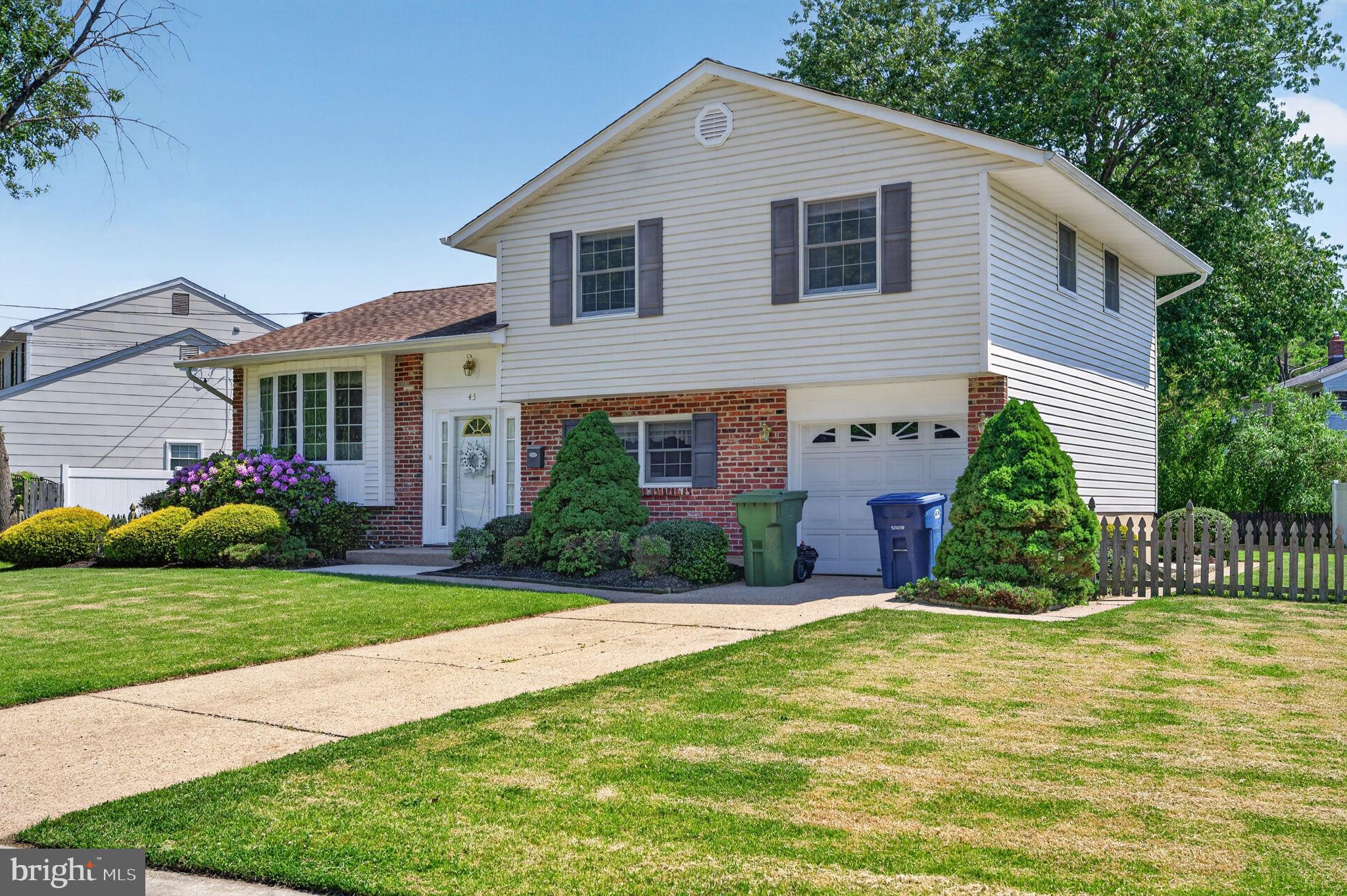 43 CHARTER OAK LANE