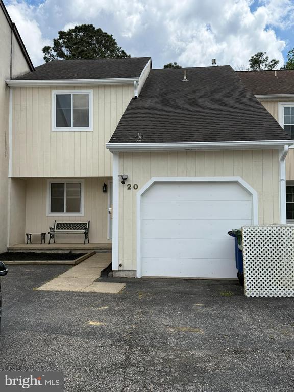 20 QUEEN ANNE COURT