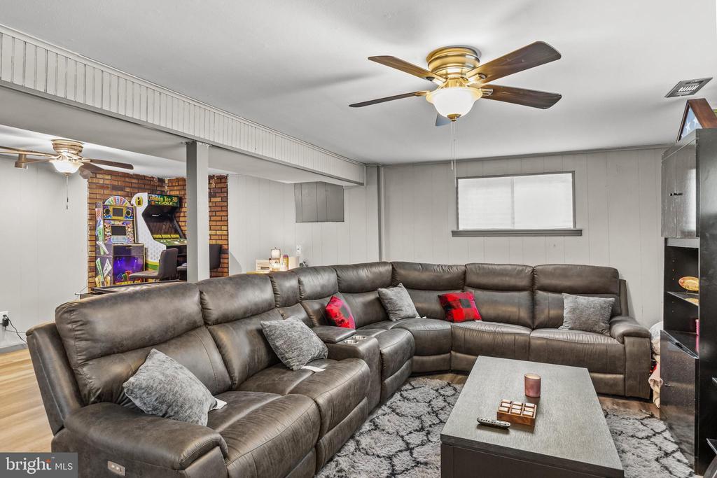 6 MISSOURI TERRACE