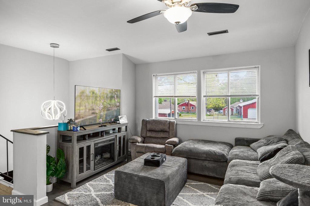 6 MISSOURI TERRACE
