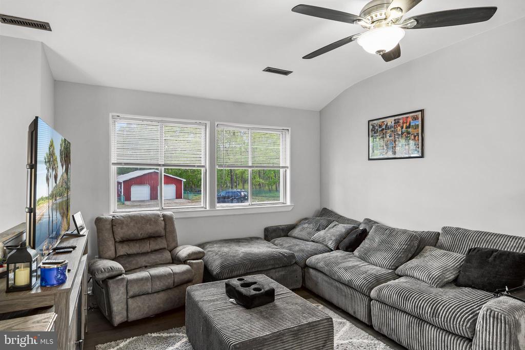 6 MISSOURI TERRACE