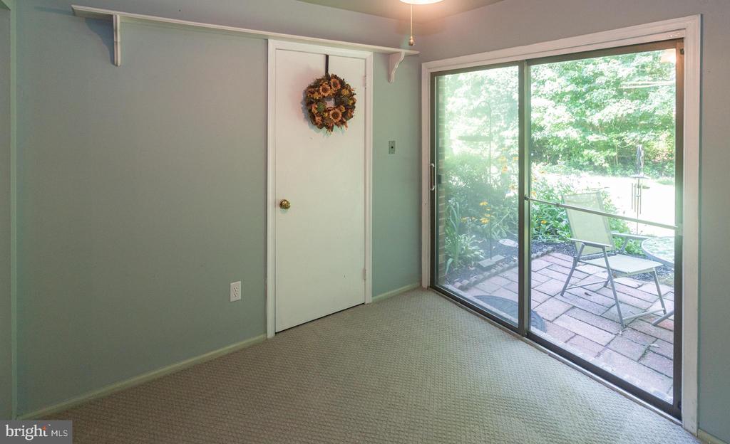 79 W BLUEBELL LANE