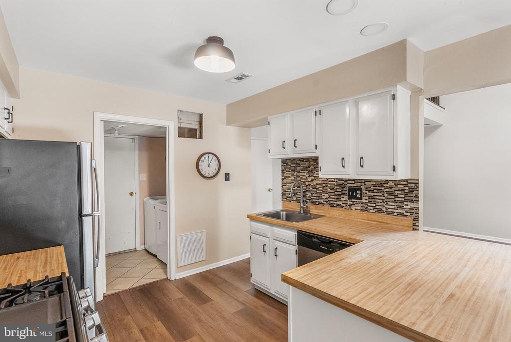 12 FAIRWAY COURT