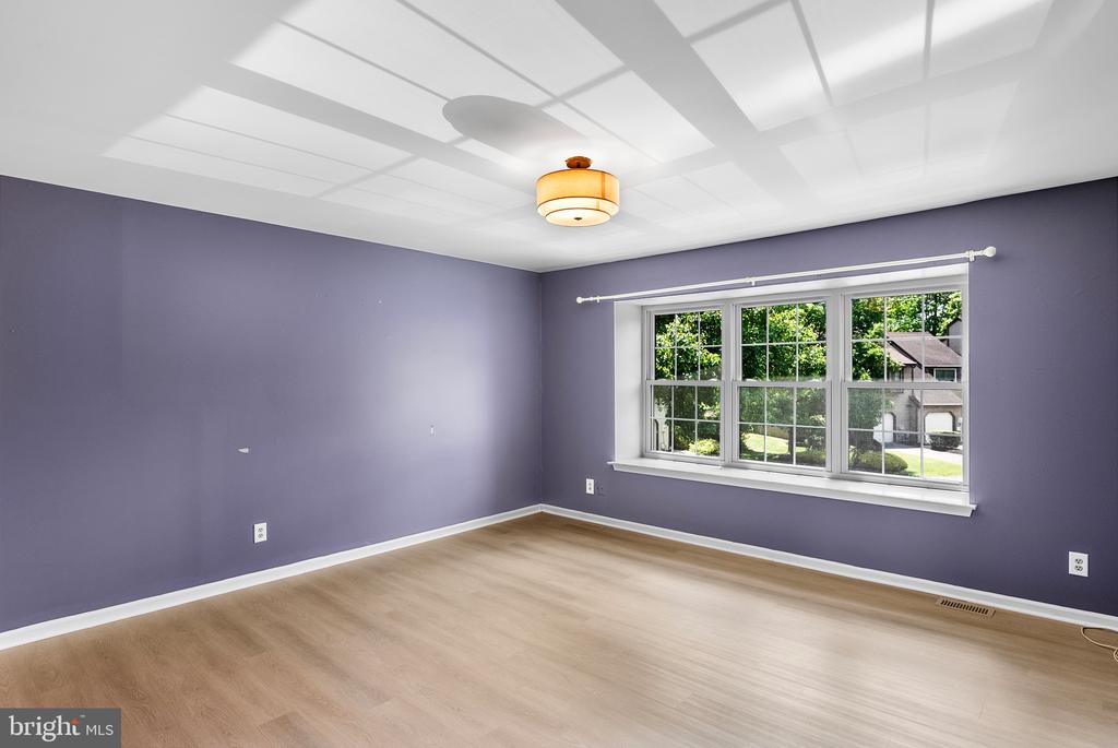 12 FAIRWAY COURT