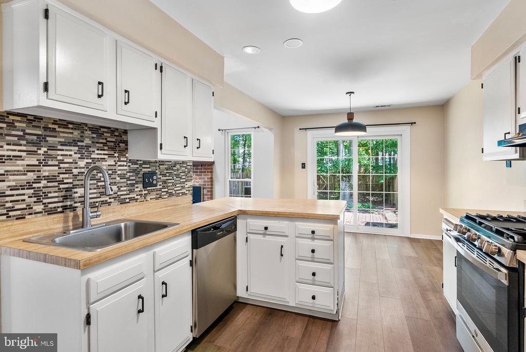 12 FAIRWAY COURT