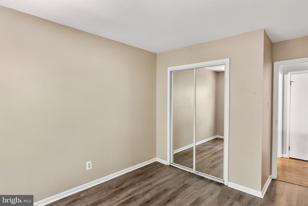 12 FAIRWAY COURT