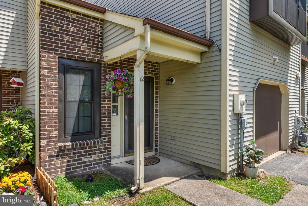 12 FAIRWAY COURT