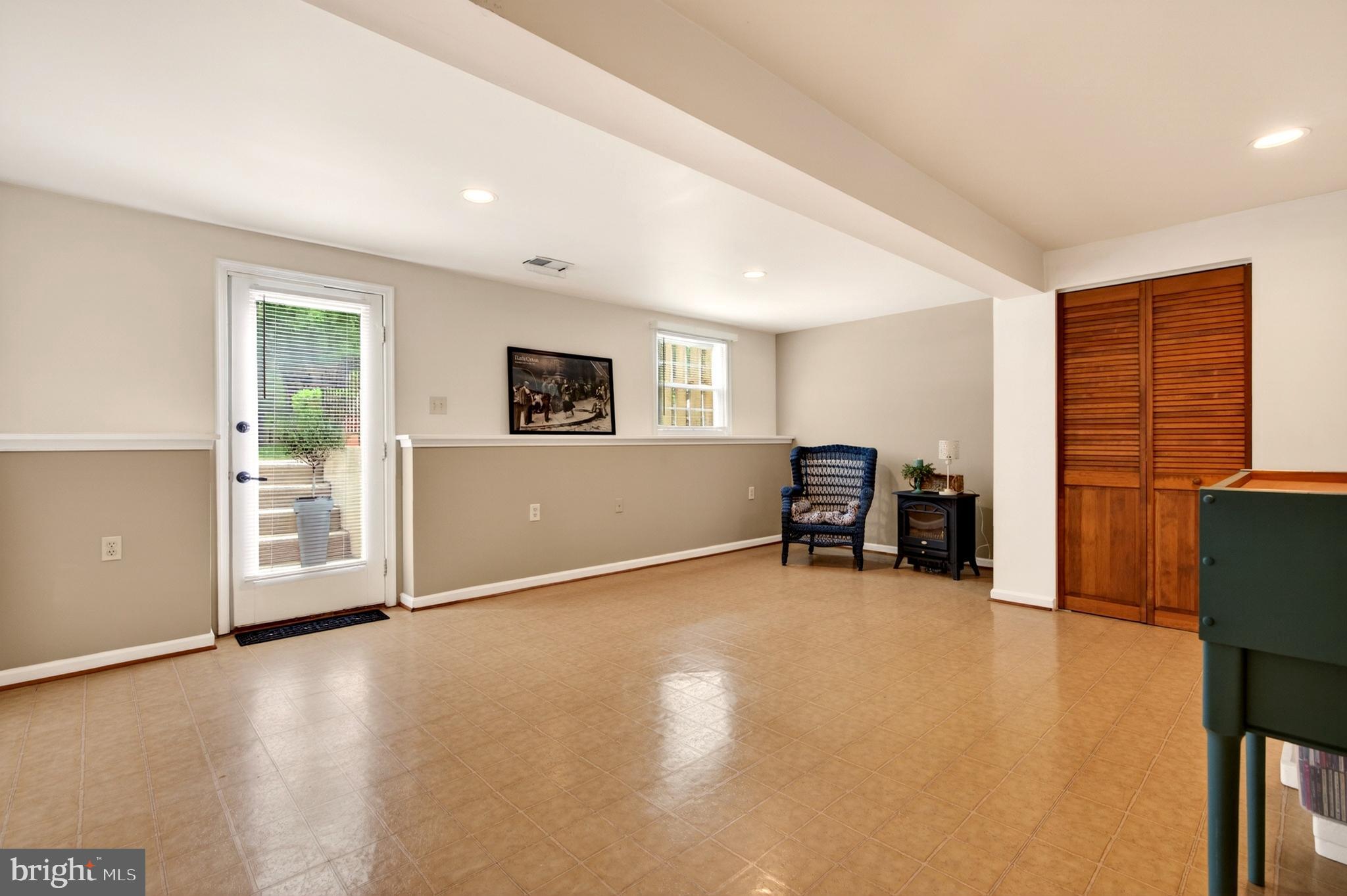77 DORCHESTER CIRCLE