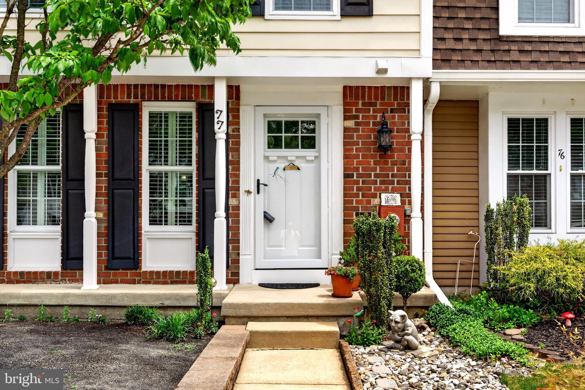 77 DORCHESTER CIRCLE
