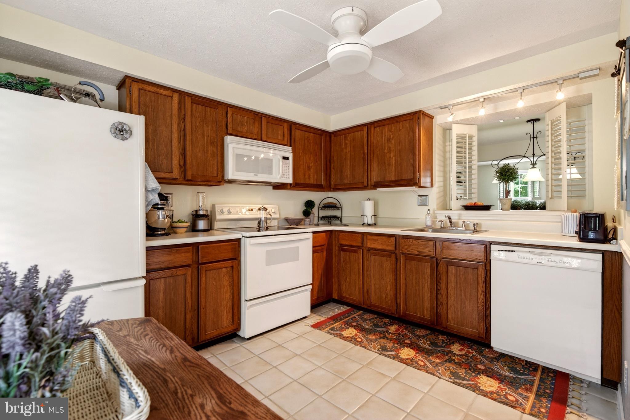 77 DORCHESTER CIRCLE