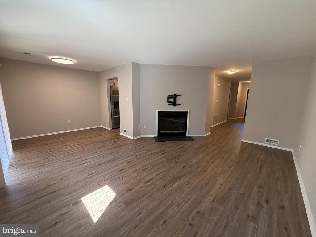 402 CYPRESS POINT CIRCLE