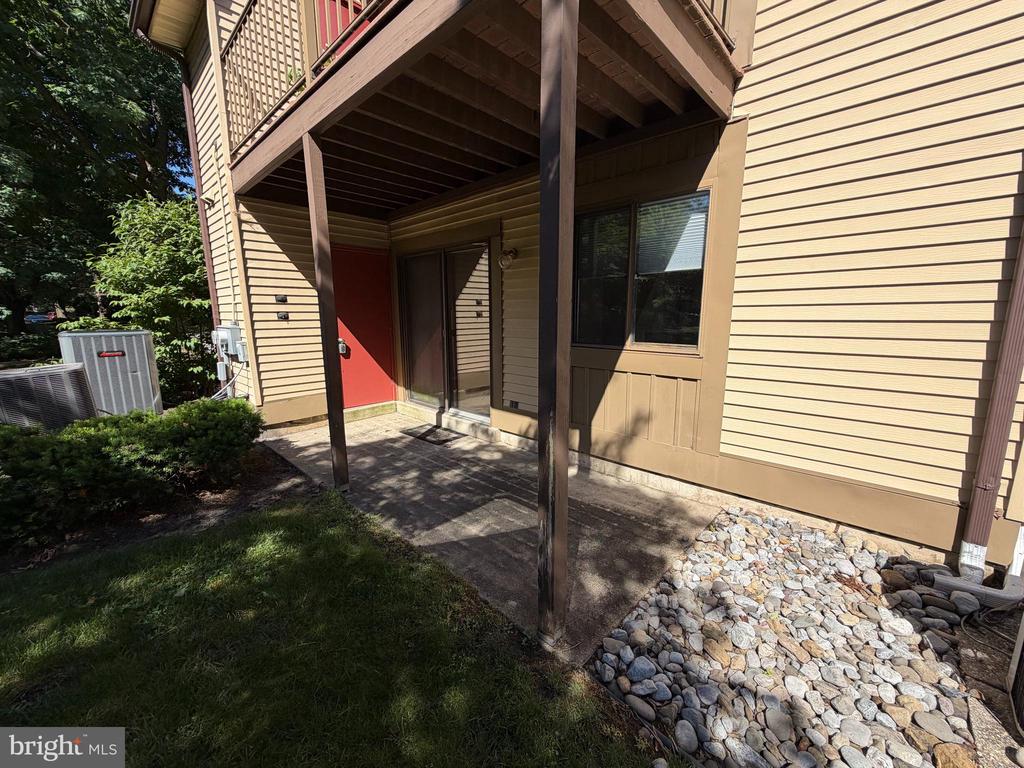 402 CYPRESS POINT CIRCLE