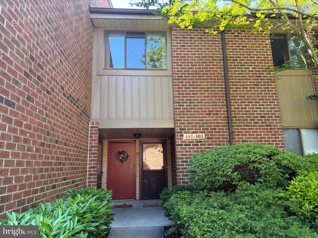 402 CYPRESS POINT CIRCLE