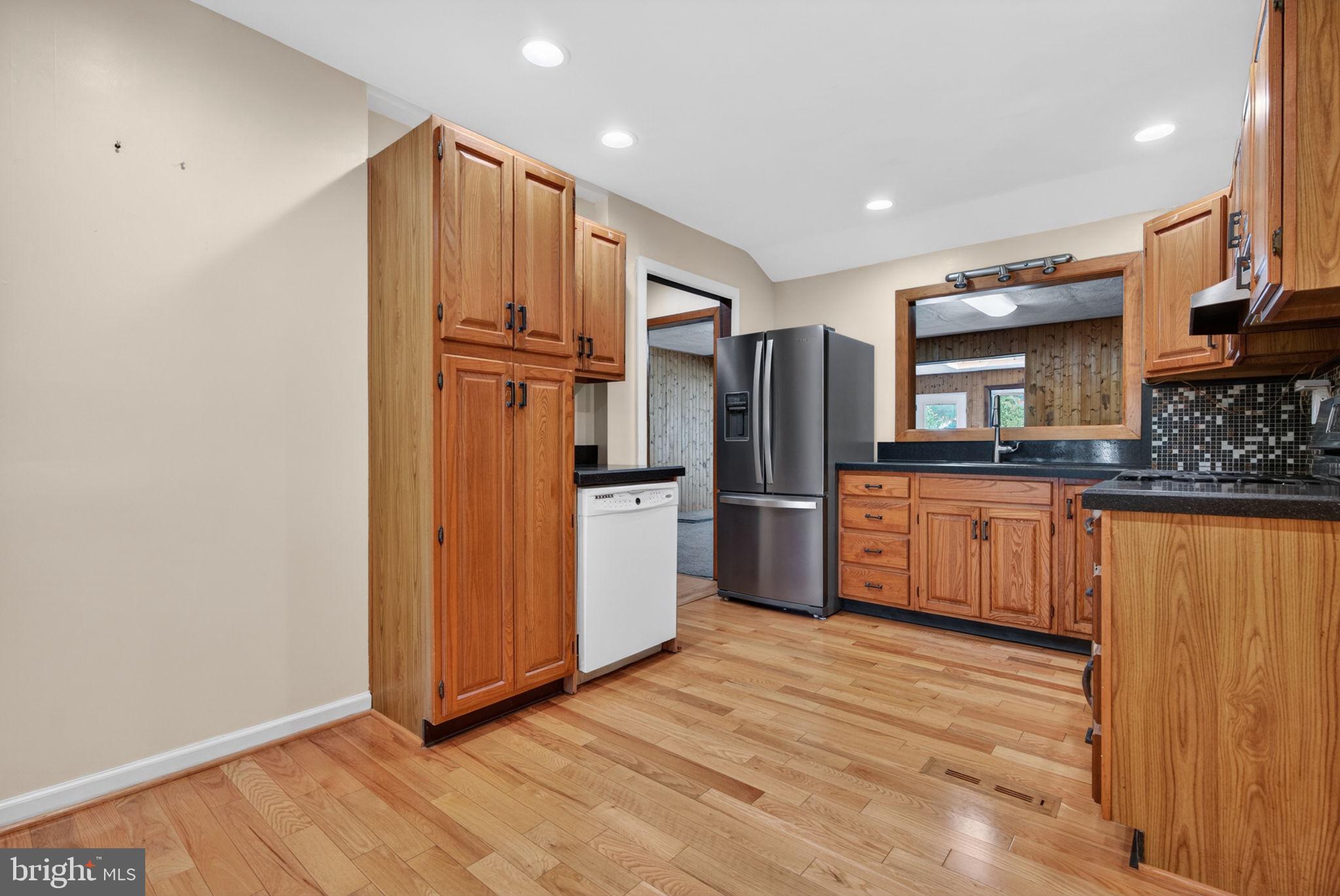 43 ABINGTON AVENUE