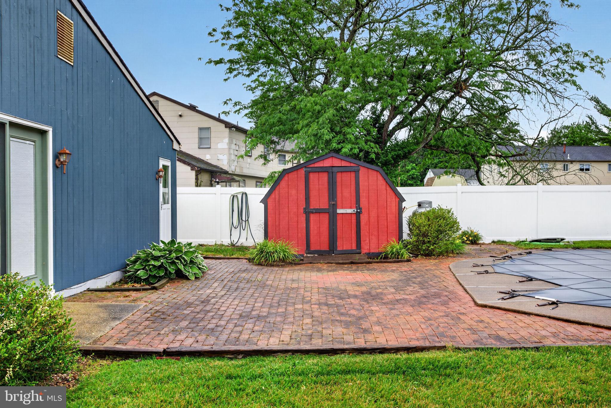 43 ABINGTON AVENUE