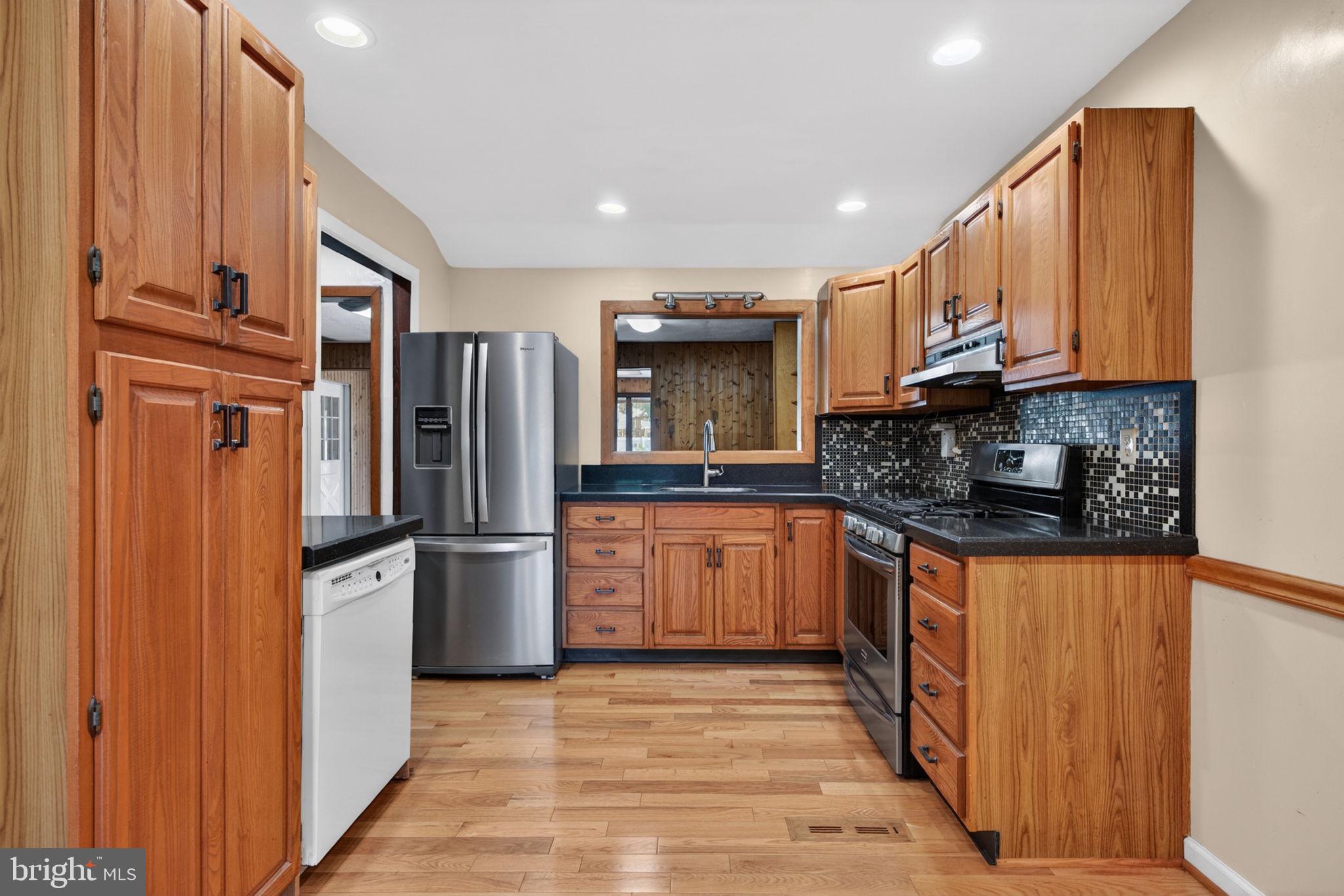43 ABINGTON AVENUE