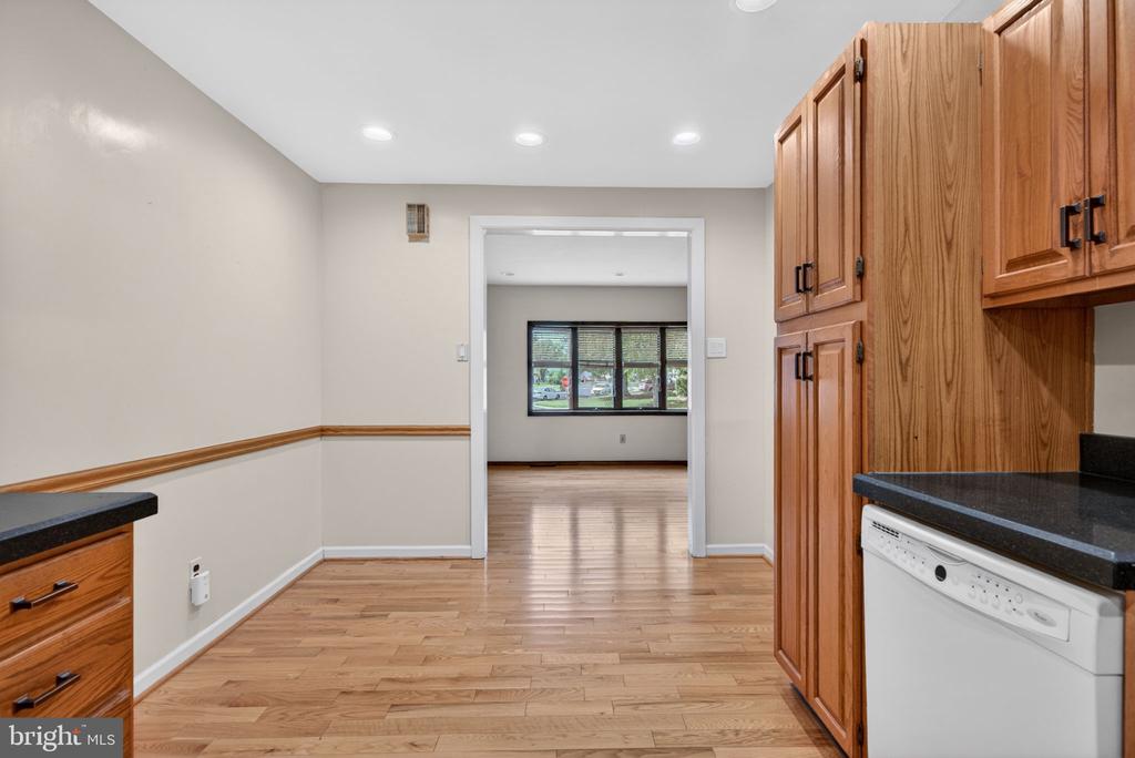43 ABINGTON AVENUE
