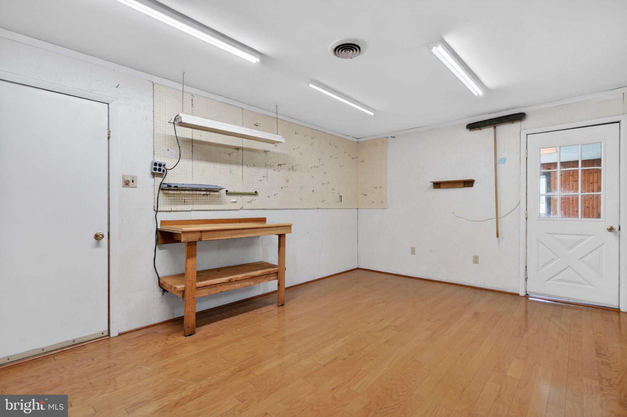 43 ABINGTON AVENUE