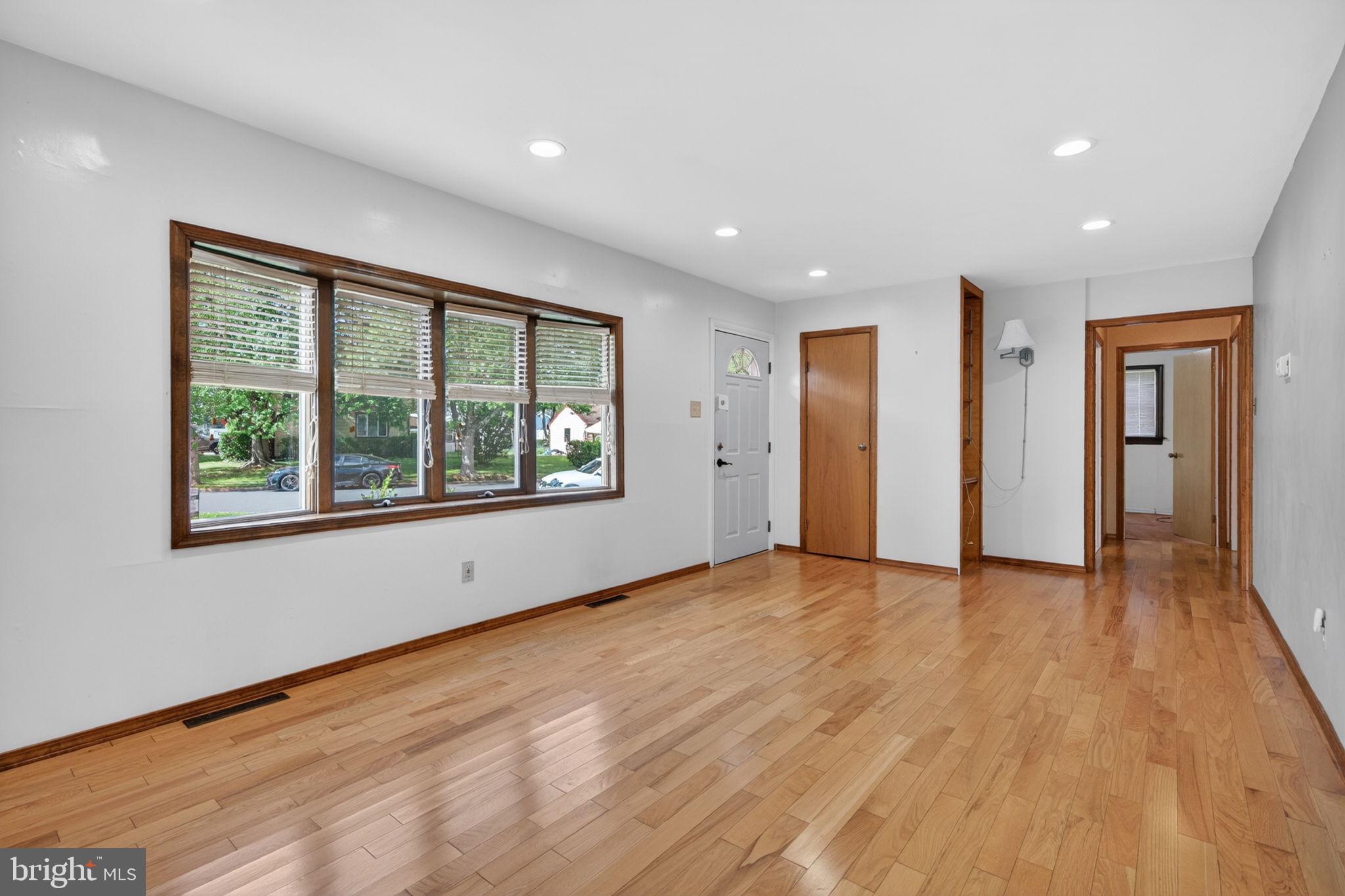 43 ABINGTON AVENUE