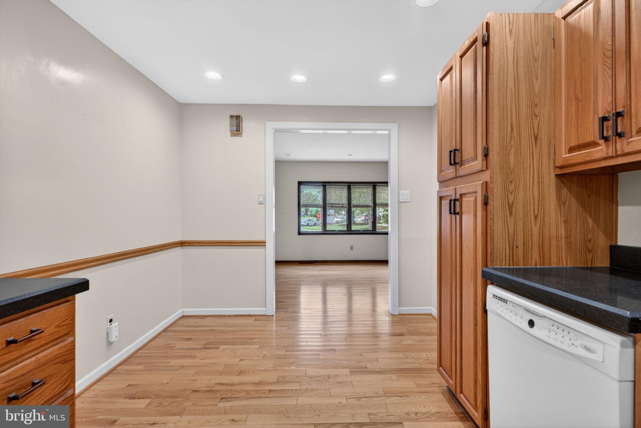 43 ABINGTON AVENUE