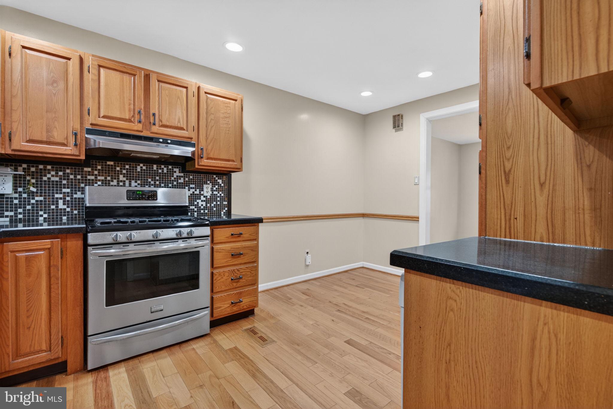 43 ABINGTON AVENUE