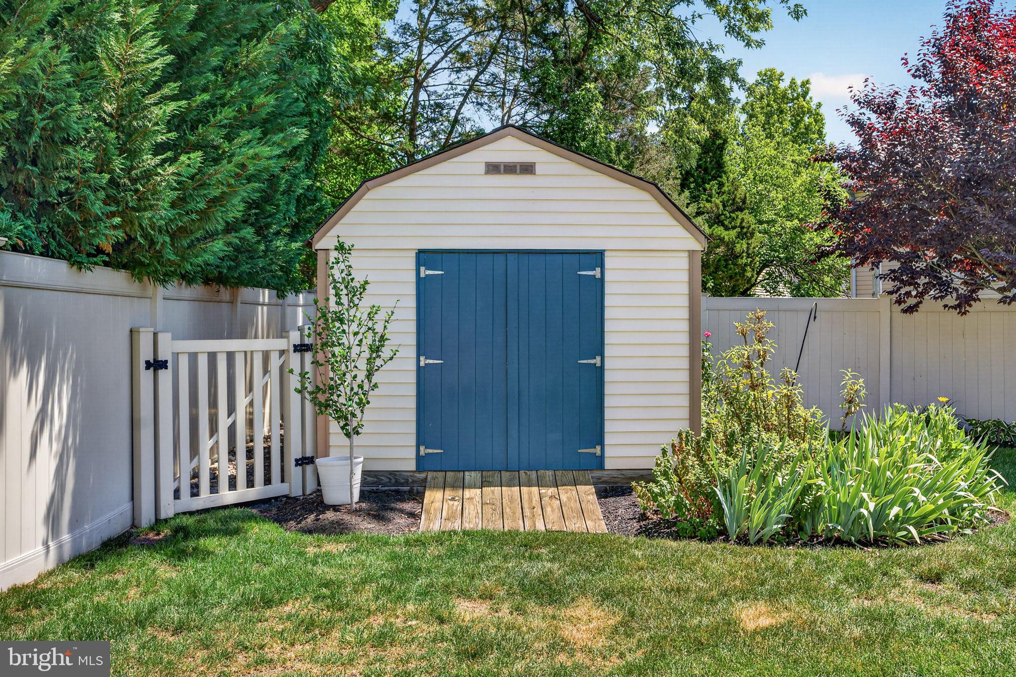 202 WELLINGTON DRIVE
