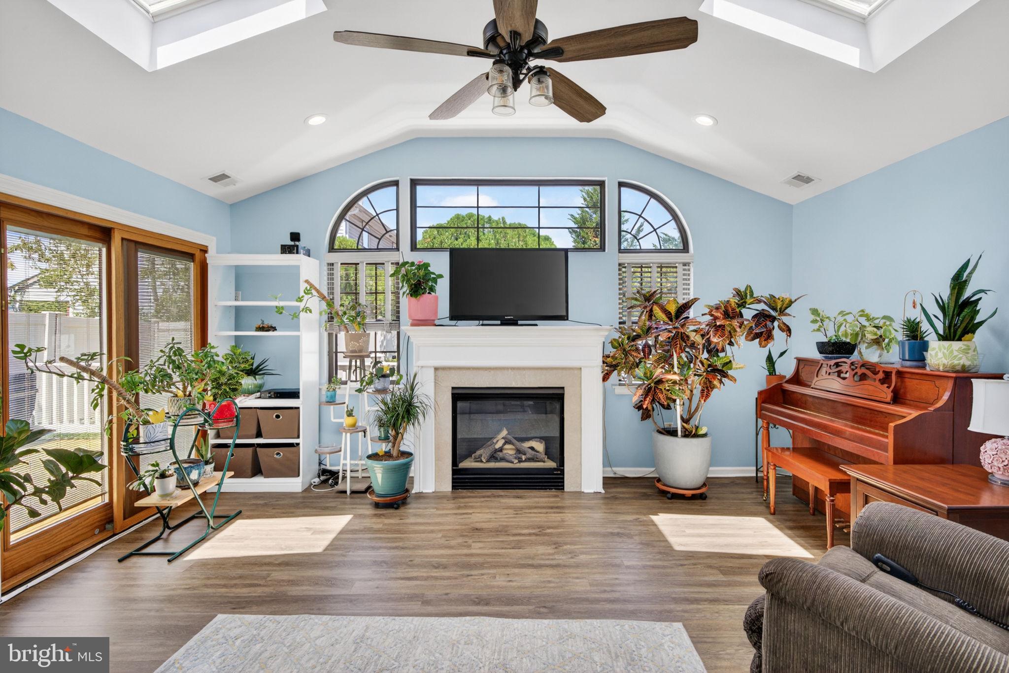 202 WELLINGTON DRIVE