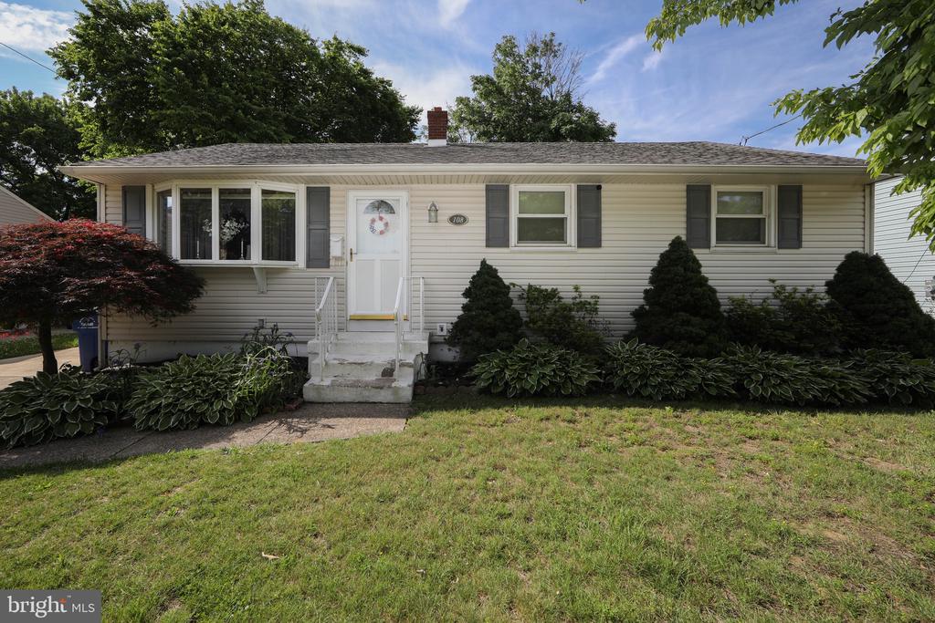 108 W HENRY STREET