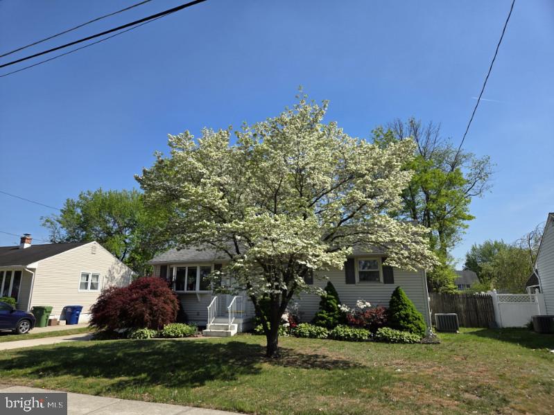 108 W HENRY STREET