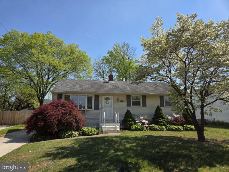 108 W HENRY STREET