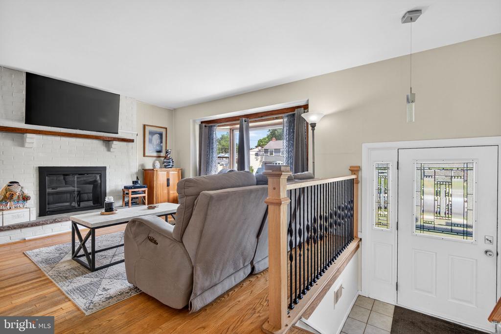 19 CHARTER OAK LANE