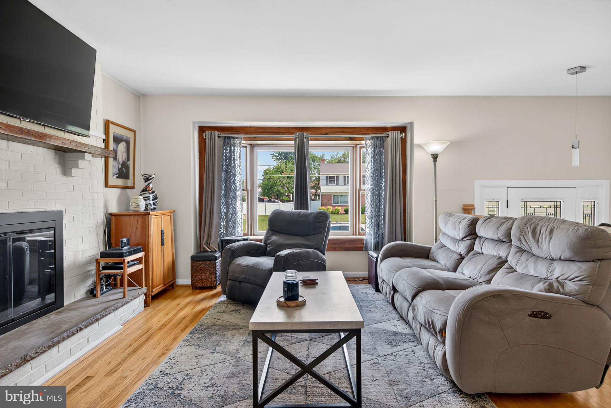 19 CHARTER OAK LANE