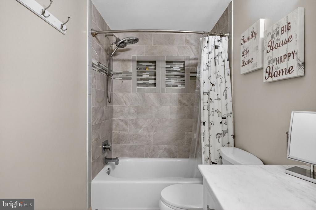 19 CHARTER OAK LANE