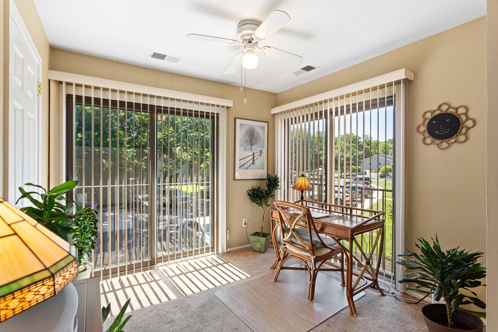 84 W BLUEBELL LANE