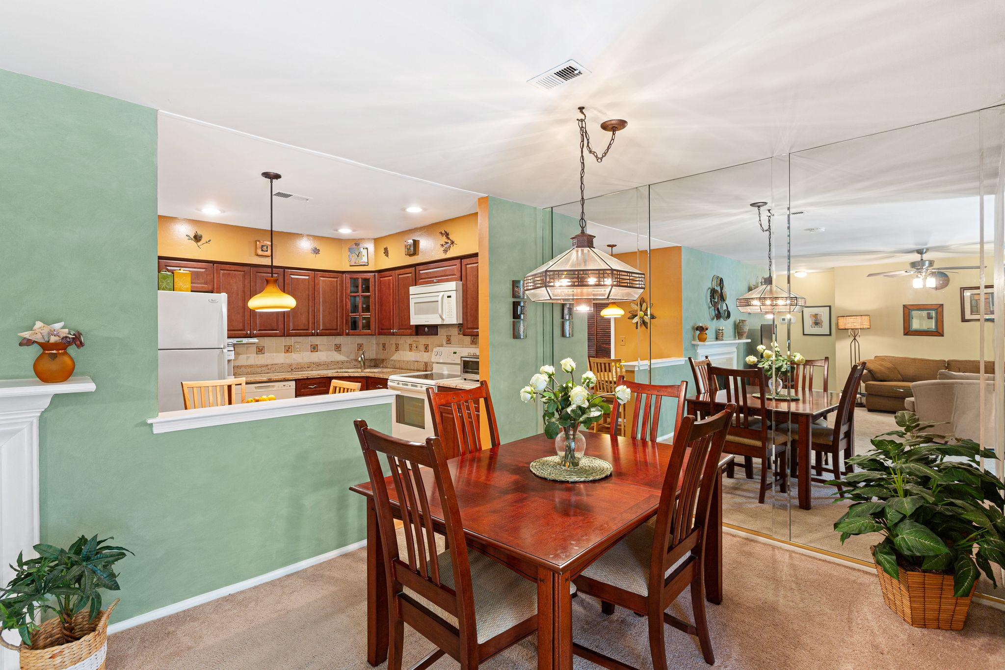 84 W BLUEBELL LANE