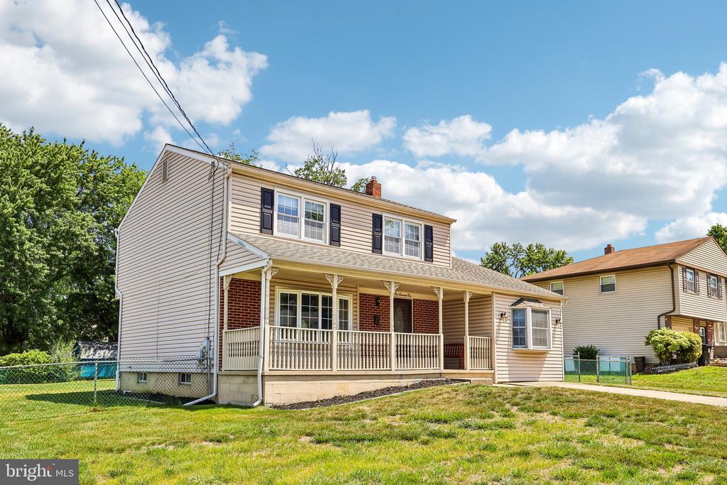 102 CAMBRIDGE DRIVE