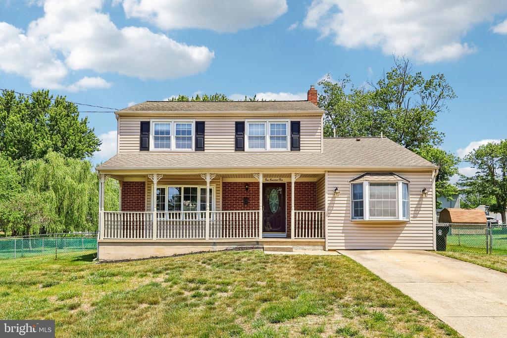 102 CAMBRIDGE DRIVE