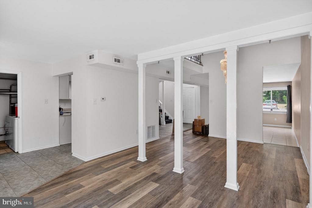 313 BARTON BOULEVARD