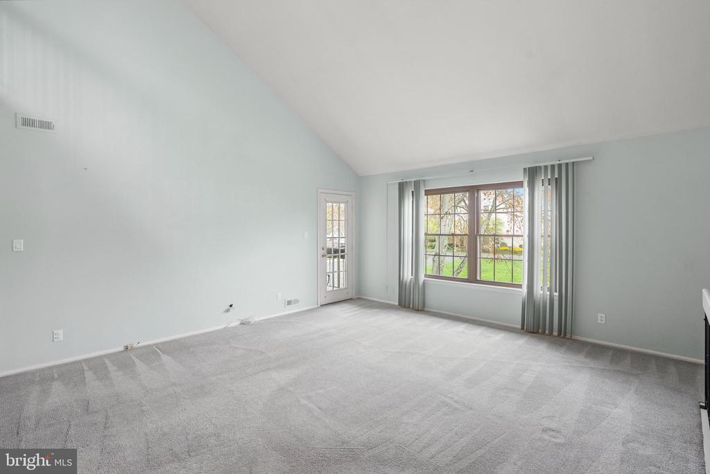 164 BRADFORD COURT B