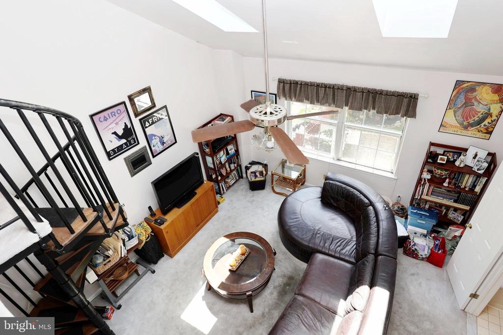 134 LAMPLIGHTER COURT