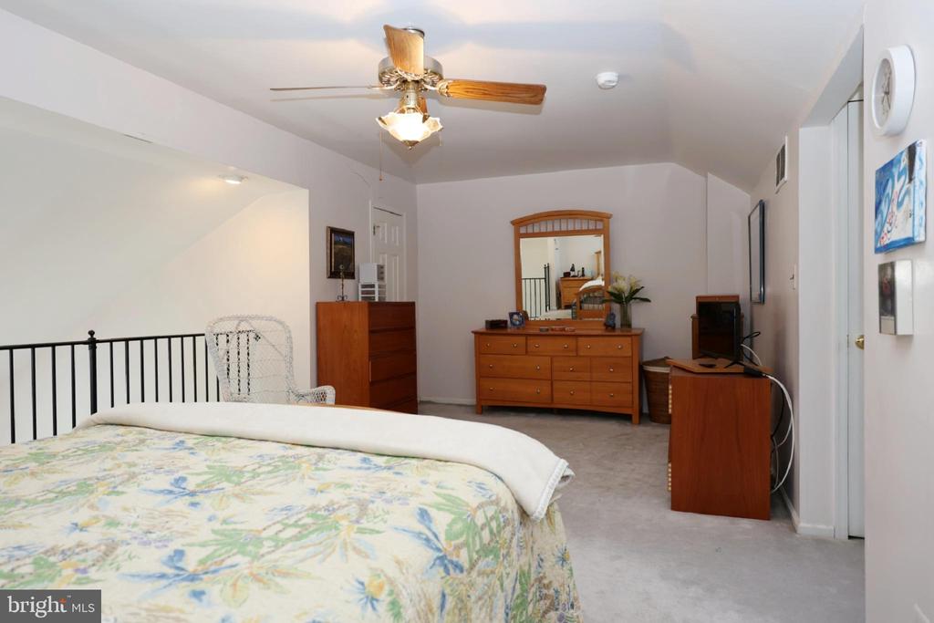 134 LAMPLIGHTER COURT