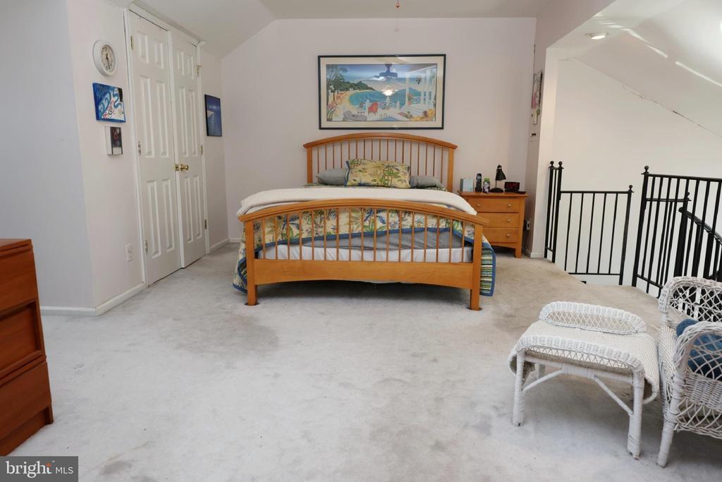 134 LAMPLIGHTER COURT