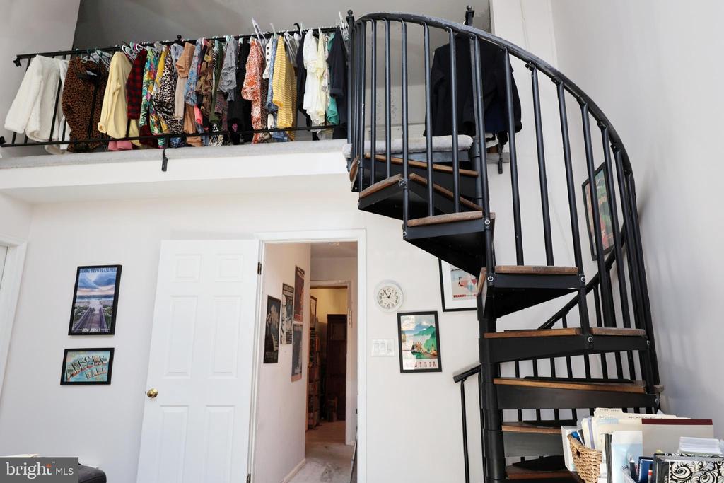 134 LAMPLIGHTER COURT
