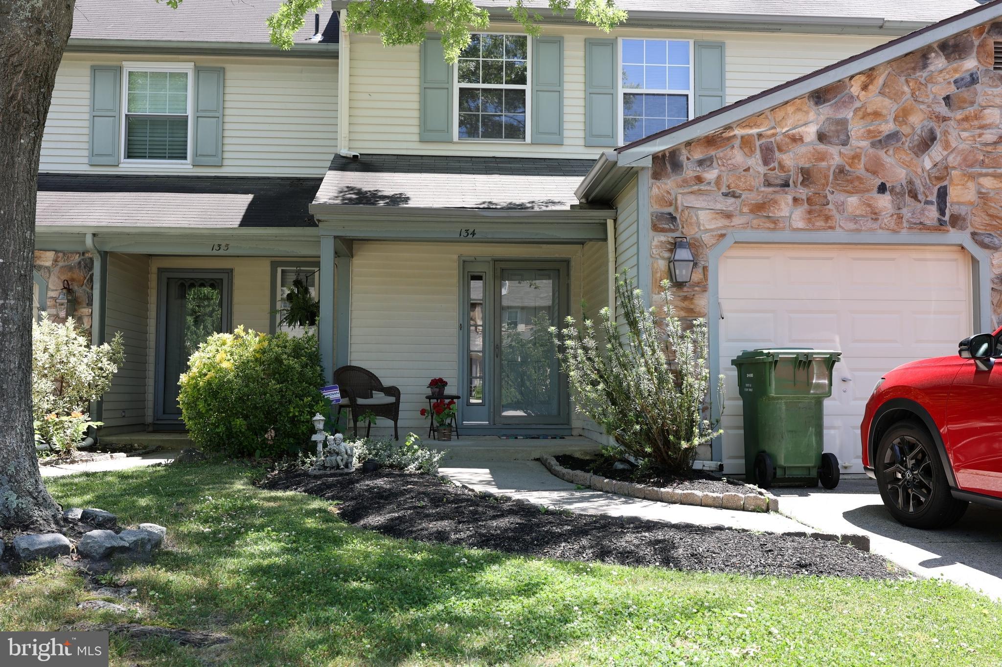 134 LAMPLIGHTER COURT