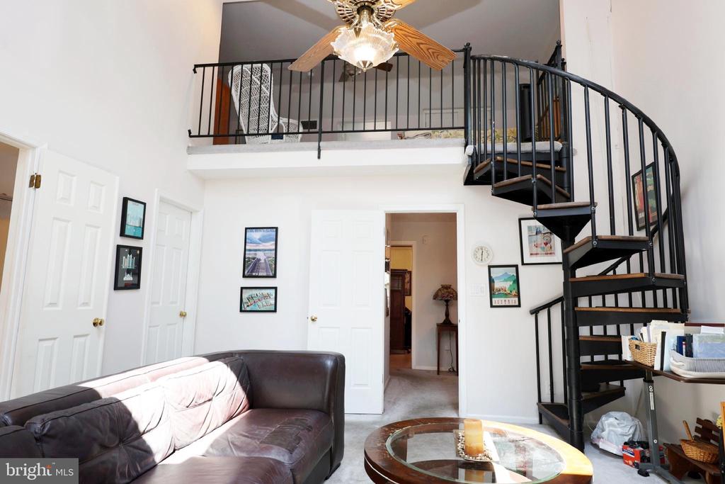 134 LAMPLIGHTER COURT