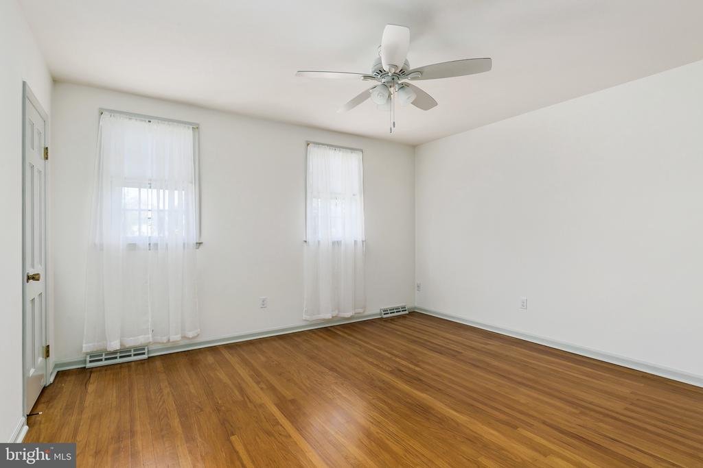139 E 3RD STREET