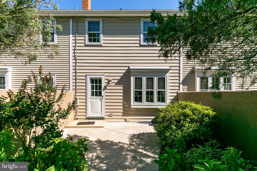 139 E 3RD STREET