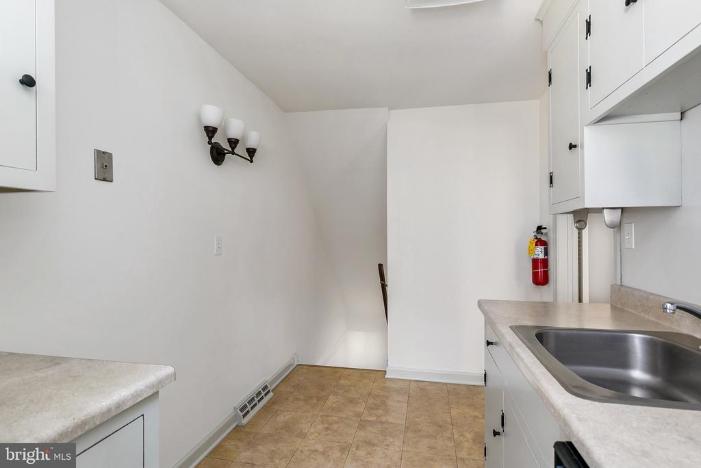139 E 3RD STREET