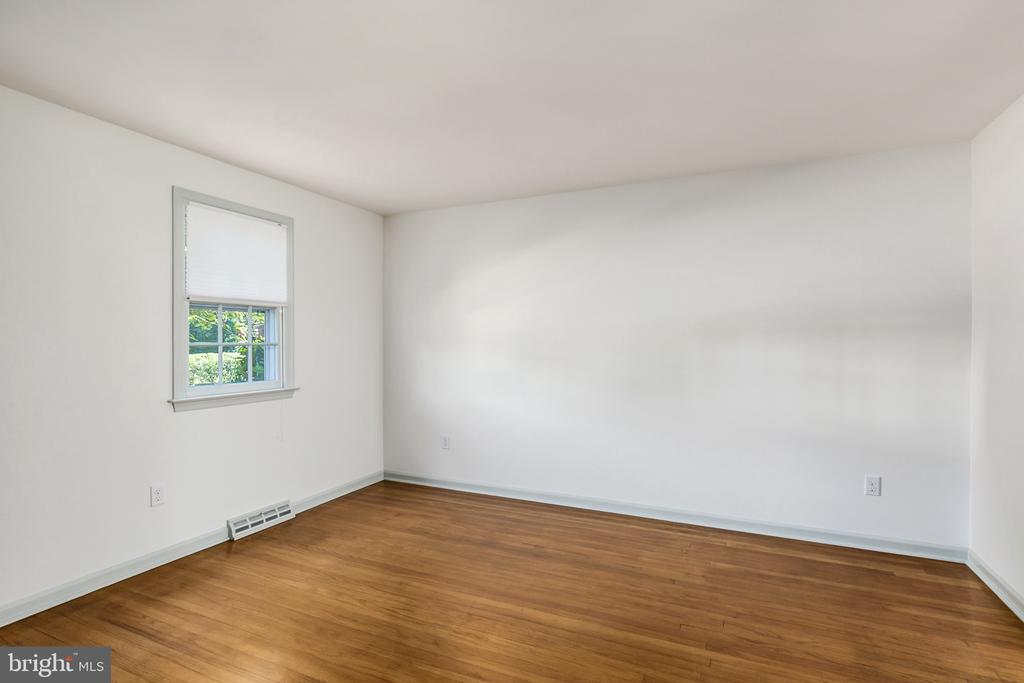 139 E 3RD STREET